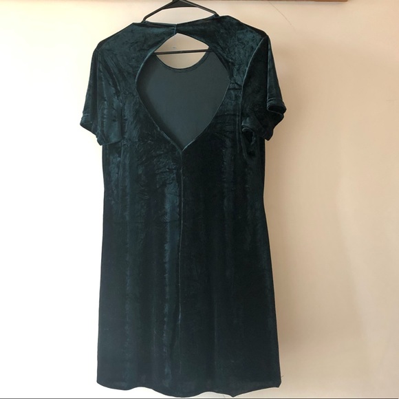 Green velvet dress - Picture 2 of 3